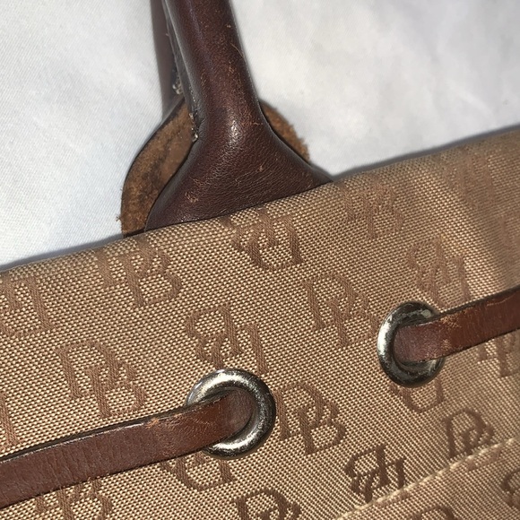 Vintage Gently Loved Dooney & Bourke Shoulder Bag - Picture 9 of 10